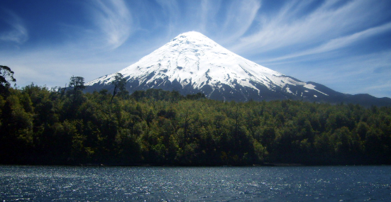 Volcán Villarrica y lago